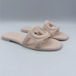 Steve Madden “Jellie” bone sandal